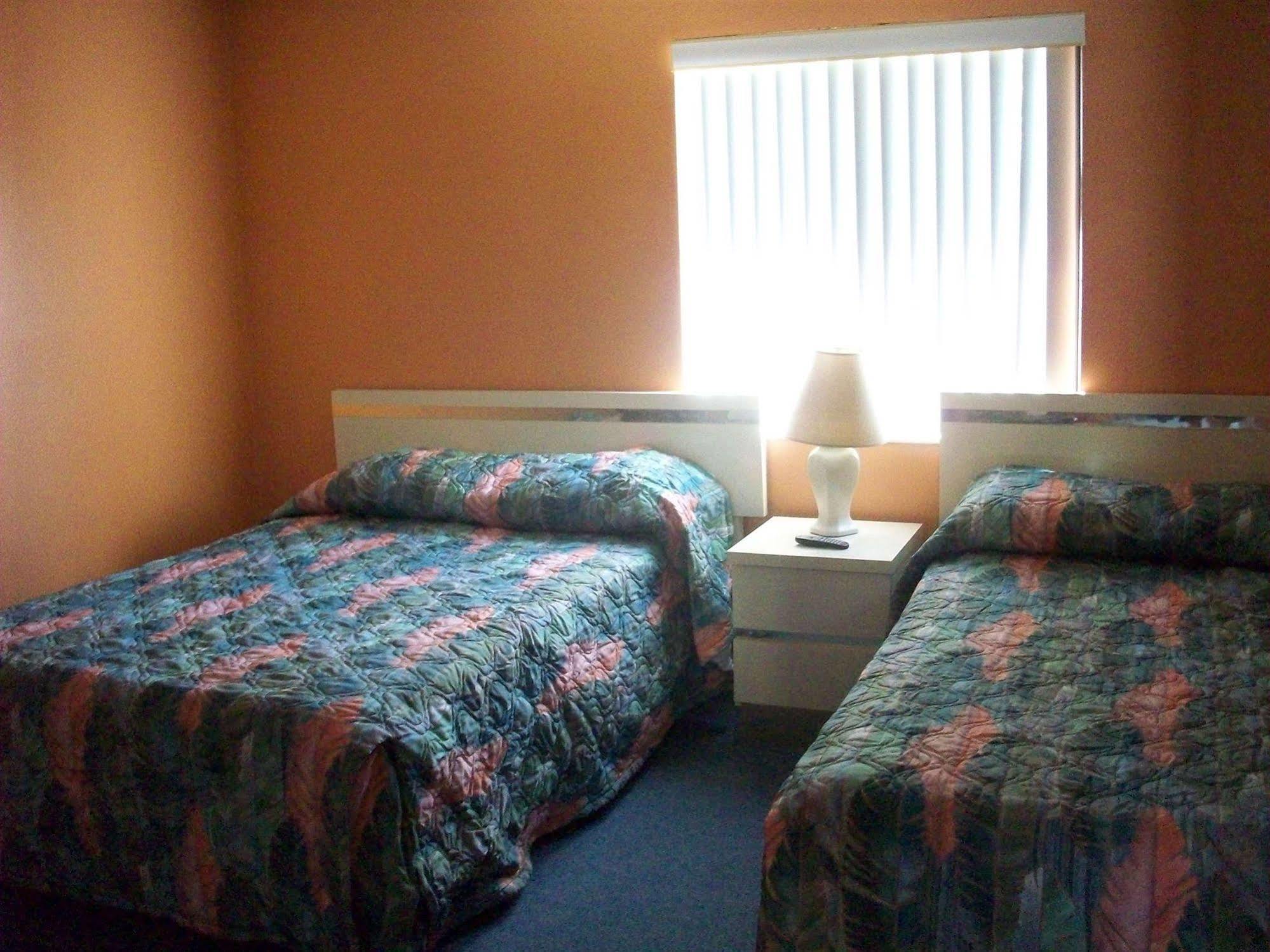 All-Suite Motel エッジウォーター エクステリア 写真